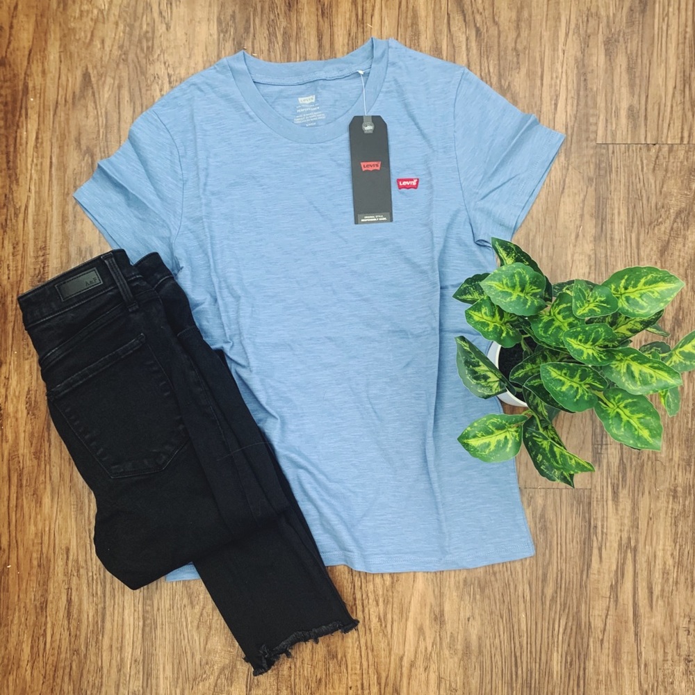 Levi’s perfect crew neck tee